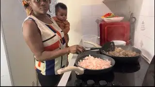 Chef Mom Life: Cooking Prawns & Mushrooms While Keeping Up with Baby Alora! 🍤👶