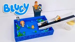 💦 Bluey Toys Water Slide Fun 😍 | पानी में खेलते Bluey Characters | Bluey Toy Water Park |