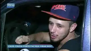 Chuvas causam enchente em rua de Colombo