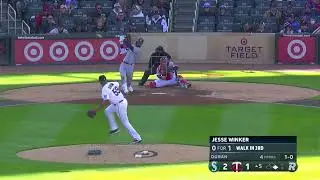 Jesse Winker's First Hit As A Mariner