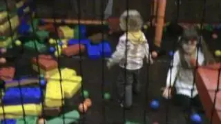Binnenspeeltuin 't Mierennest in Hamme/ Indoor playground 't Mierennest