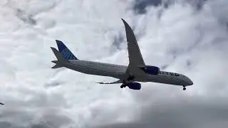 United. UA33. Boeing 787-10 Dreamliner
