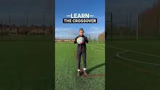 Learn this freestyle skill! ⚽️👀 #football #shorts #skills #freestyle #soccer #freestylefootball