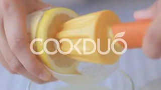 COOKDUO's Juice & Strain - lemon reamer with seed strainer - on mrphy.sg