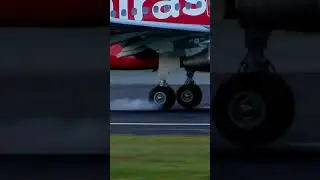 How The Landing Gear Kissing The Runway |  CLOSE UP TOUCHDOWN  VIEW!!