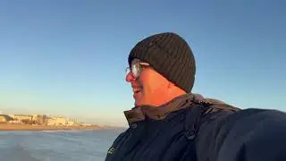 Фейерверк на курорте Butlins Seaside в канун Рождества в декабре 2025 года.