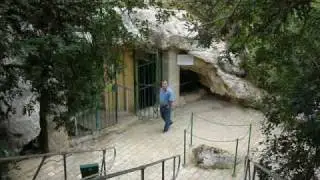 MALTA:  Għar Dalam (Cave of Darkness or Elephant Cave)