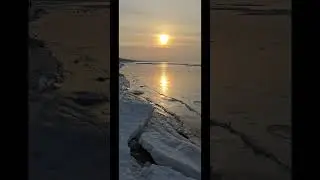 A beautiful walk along the sea #balticsea #ice #sunset #winter #walking