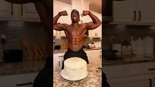 All my cakes from scratch!! The baker 👩&zwj;🍳 man.. #holidaycake #redvelevet #abs