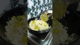 ट्रेडिशनल पोहा नमकीन एक बार अपने घर में जरूर से ट्राई करें#priyanka ki rasoi rasoi #viral video #