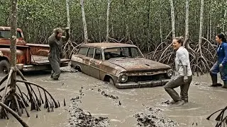 Car stuck in the mud in the mangrove forest | Difficult task