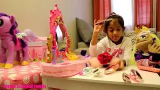 Dress up time with Disney's Tabletop Vanity. [ Toys Show ]