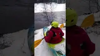 Kajakkim&auml;ess&auml; #downhillkayaking #oulu #finnish #adultshavingfun