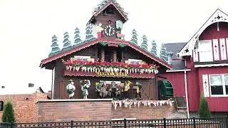 Worlds Largest Cuckoo Clock 