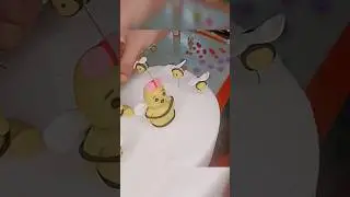 How to make fondant bees cake topper 🐝 #shors #shortsfeed #youtubeshorts #ytshorts #viral #trending