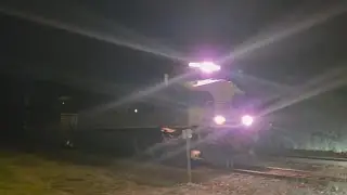 NS 8099 lead CSX 4811