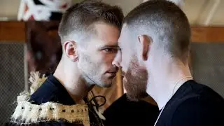 UFC Дэн Хукер приветствует Пола Фелдера традиционным приветствием маори