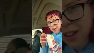 Вкусный бургер из Burger King с моей подругой Эрикой.