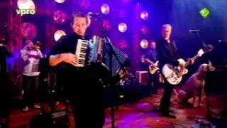 Rowwen H&egrave;ze -- Stuck   (Caro Emerald cover) live in de VPRO Nederpopshow