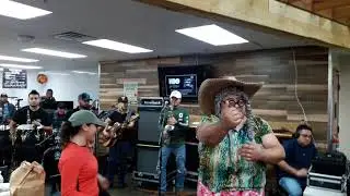Azenda nortena y dona mela pelais
