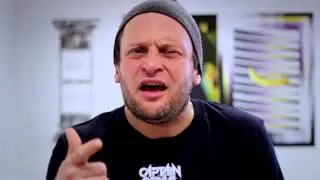 Captain Capa - Berlin Fainting Tour - schreibt dem Chef eine Karte