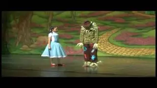 Espetáculo de Dança 2016 - 10 - Espantalho (O Mágico de Oz)