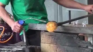 SOUFFLEUR DE VERRE FABRICATION D'UN VASE
