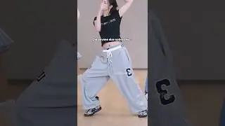 Did anyone else notice this in Jellyous 👀 #kpop #illit #enhypen #fyp #shorts #jellyous #niki