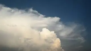 Thunderstorm and a dying Iceshield with MammatusClouds