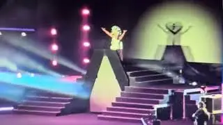 Kesha concert performing tik tok performance on stage live 