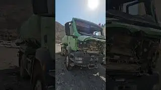 &bull; #WaterTankerFell #MountainAccident😱😱😱🚨🚨🚨🚨🚨 #DangerousWork #RealFootage#lifeisbutadream #bulldozer