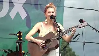 Lindsey Lou 