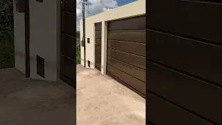 Port&atilde;o na cor marrom bronze