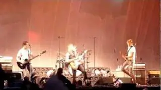 Sielun Veljet - Aina Nälkä (live, Ilosaarirock 2011)