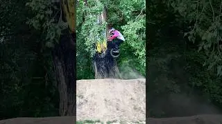 Sending good times on the Begode ET Max #jump #euc #sendit