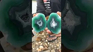 Wow amazing 😱 Found green jade geode at old gold mine#gemstone #crystals #diamond #agate #jade #gold