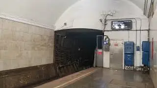 Состав из вагонов Еж3/Ем508Т прибывает на станцию Курская