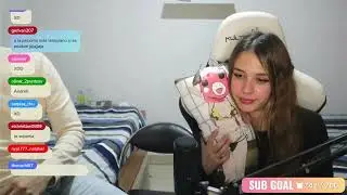Soarinng muestra sus peluches 🙀