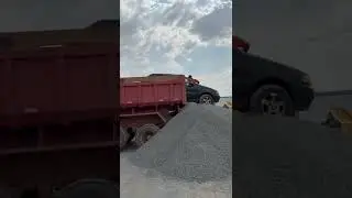 Colocando o palio em cima da ca&ccedil;amba