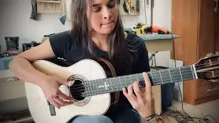 Carol Viola tocando na viola de Jacarandá Júnior Carvalho Luthier (Amanara)