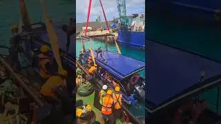 HANGING SPEED BOAT  #ship #bridgebuilding #offshore #dadoysarj