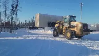 Seacan offload