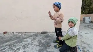 “Pair kyu pakadi ho Ramya?”