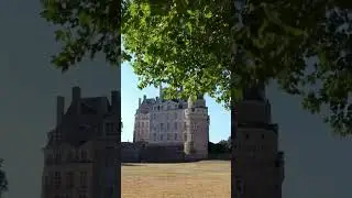 Middle castle in the valley of the river Loire #shorts #short
