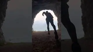 Vortex front dalla grotta #dive #diving #tuffi #lagodigarda  #gardalake #parkour  #acrobatics