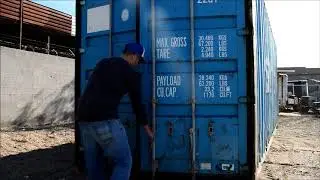 How to close Cargo Container Doors by cargocontainerbroker.com