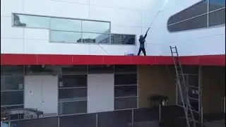 BUILDING FACADE CLEANING