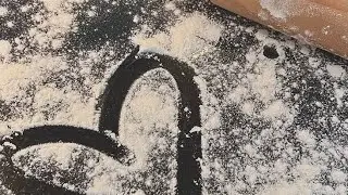 I  Tried Baking Cupcakes After Watching One Tiktok | (Unfiltered Vlog)🙃🎀
