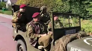 Militaire stoet Oosterbeek.