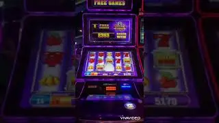 Quick hit bonus locking wilds